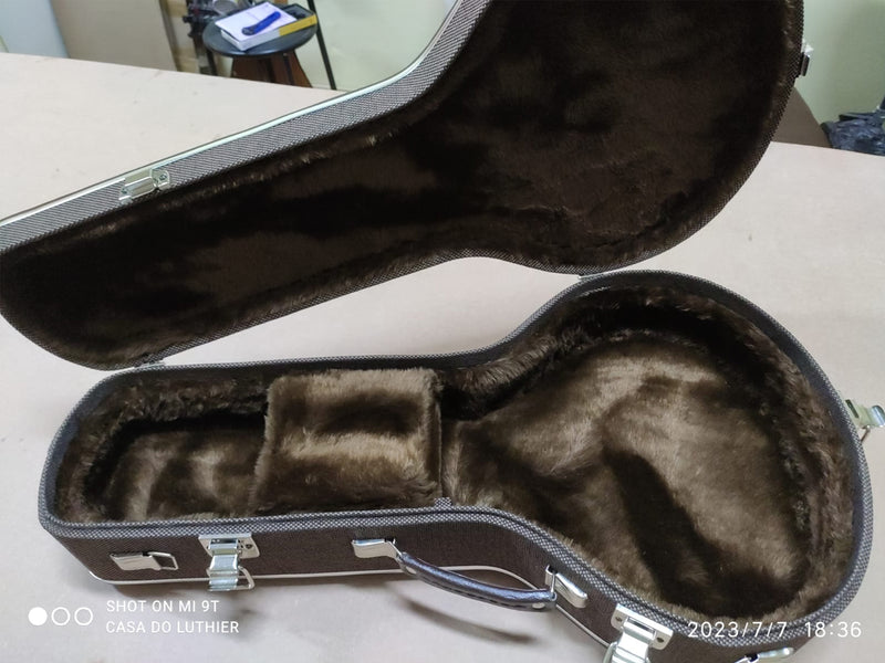 Case Bandolim Marrom Linho Café com Pelúcia Marrom Café