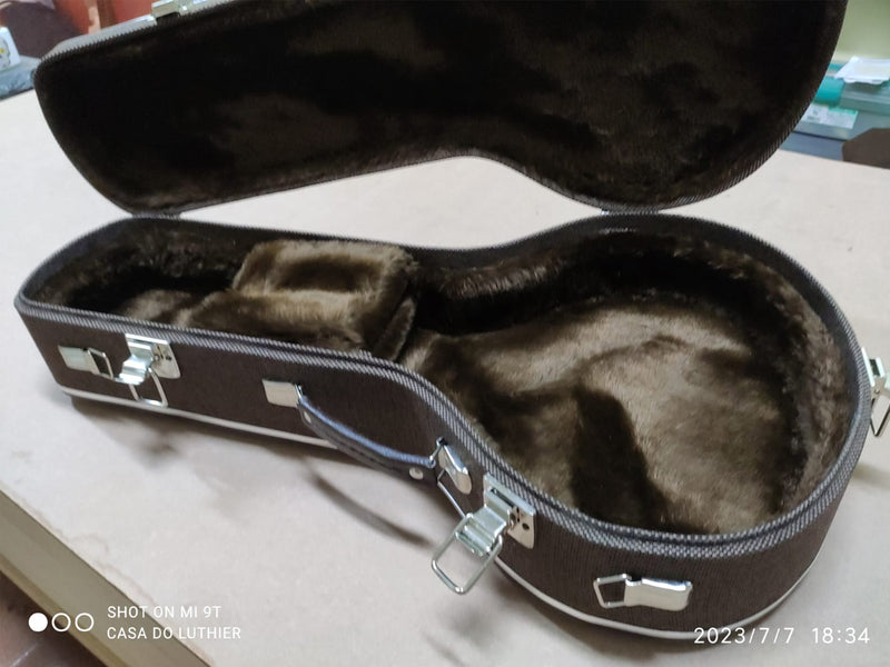 Case Bandolim Marrom Linho Café com Pelúcia Marrom Café