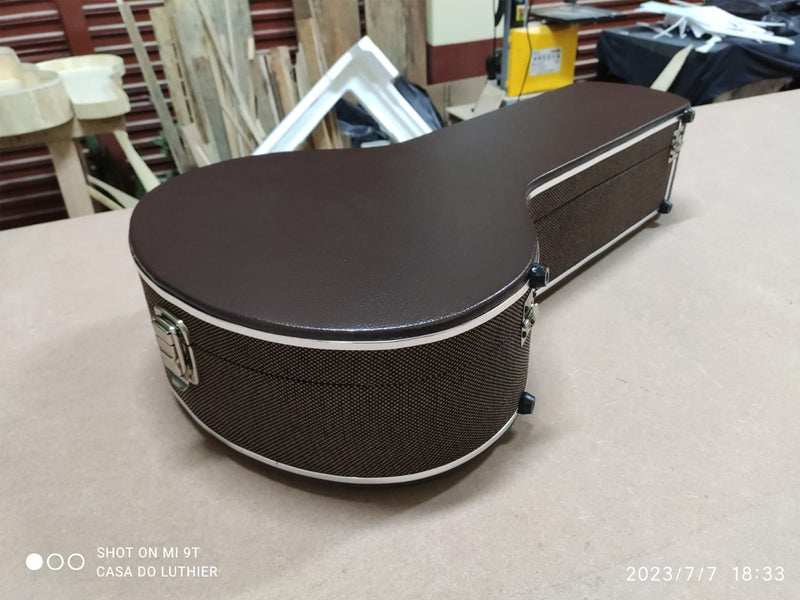Case Bandolim Marrom Linho Café com Pelúcia Marrom Café