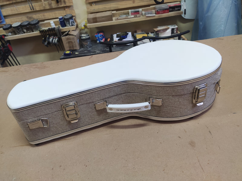 Case de Banjo Bi-Color Branco com Pelúcia Azul
