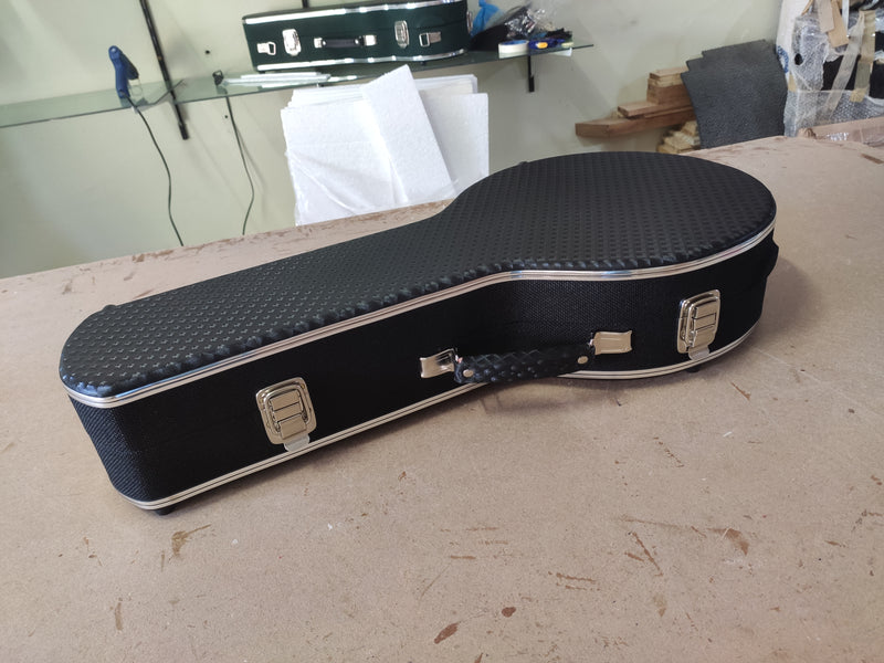 Case de Banjo Preto 3D com Pelúcia Azul