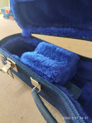 Case de Cavaco Azul Costurado com Pelúcia Azul Bic