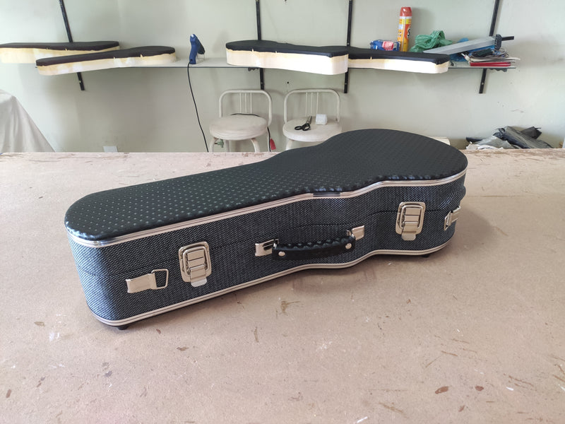 Case de Cavaco Bi-Color Preto 3D com Pelúcia Prata