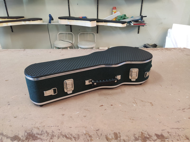 Case Cavaco Bi-Color Preto 3D com Pelúcia Verde Escura